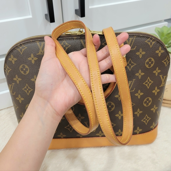 BEAUTIFUL ❤ Authentic Louis Vuitton Alma PM Monogram Satchel - Picture 6 of 16